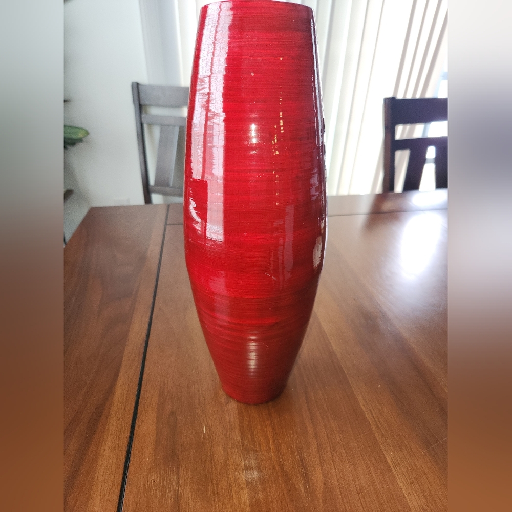Red Vase - Picture 4 of 6